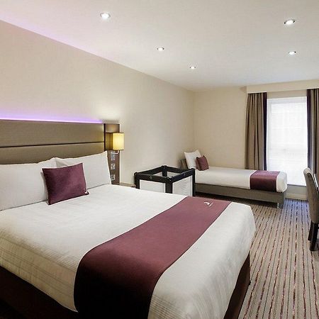 Premier Inn London Gatwick Airport East Crawley  Exteriör bild