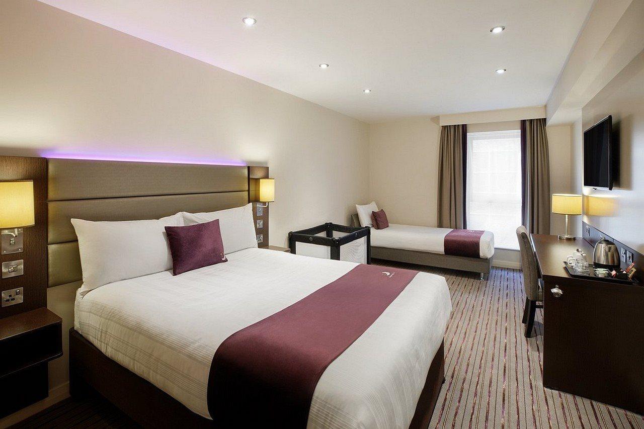 Premier Inn London Gatwick Airport East Crawley  Exteriör bild