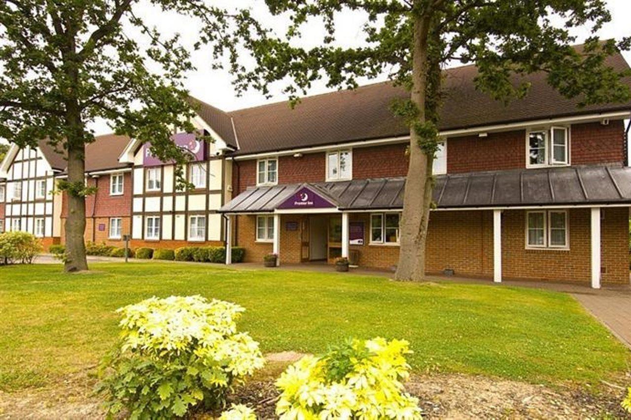 Premier Inn London Gatwick Airport East Crawley  Exteriör bild