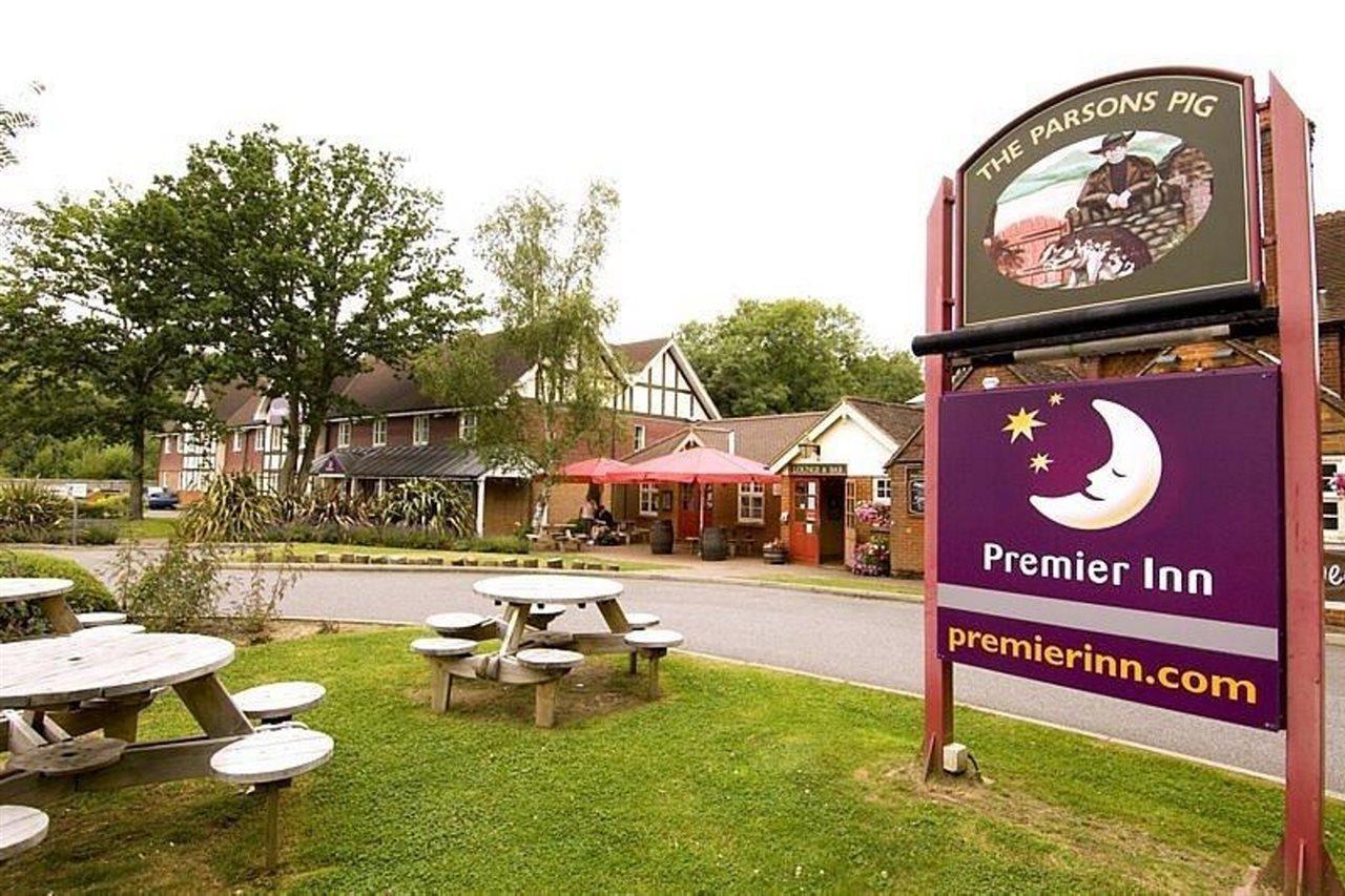 Premier Inn London Gatwick Airport East Crawley  Exteriör bild