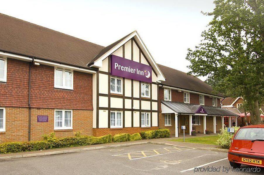 Premier Inn London Gatwick Airport East Crawley  Exteriör bild