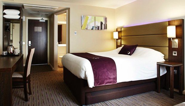 Premier Inn London Gatwick Airport East Crawley  Exteriör bild